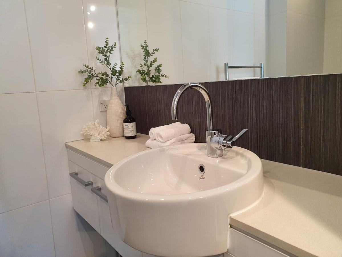 Апартаменты Stylish Haven Luxury Interiors In Prime Location Квинстаун Экстерьер фото