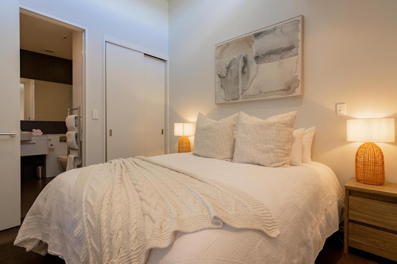 Апартаменты Stylish Haven Luxury Interiors In Prime Location Квинстаун Экстерьер фото