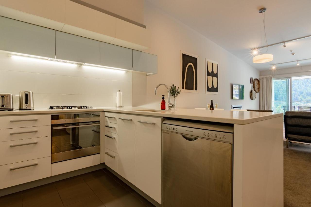 Апартаменты Stylish Haven Luxury Interiors In Prime Location Квинстаун Экстерьер фото