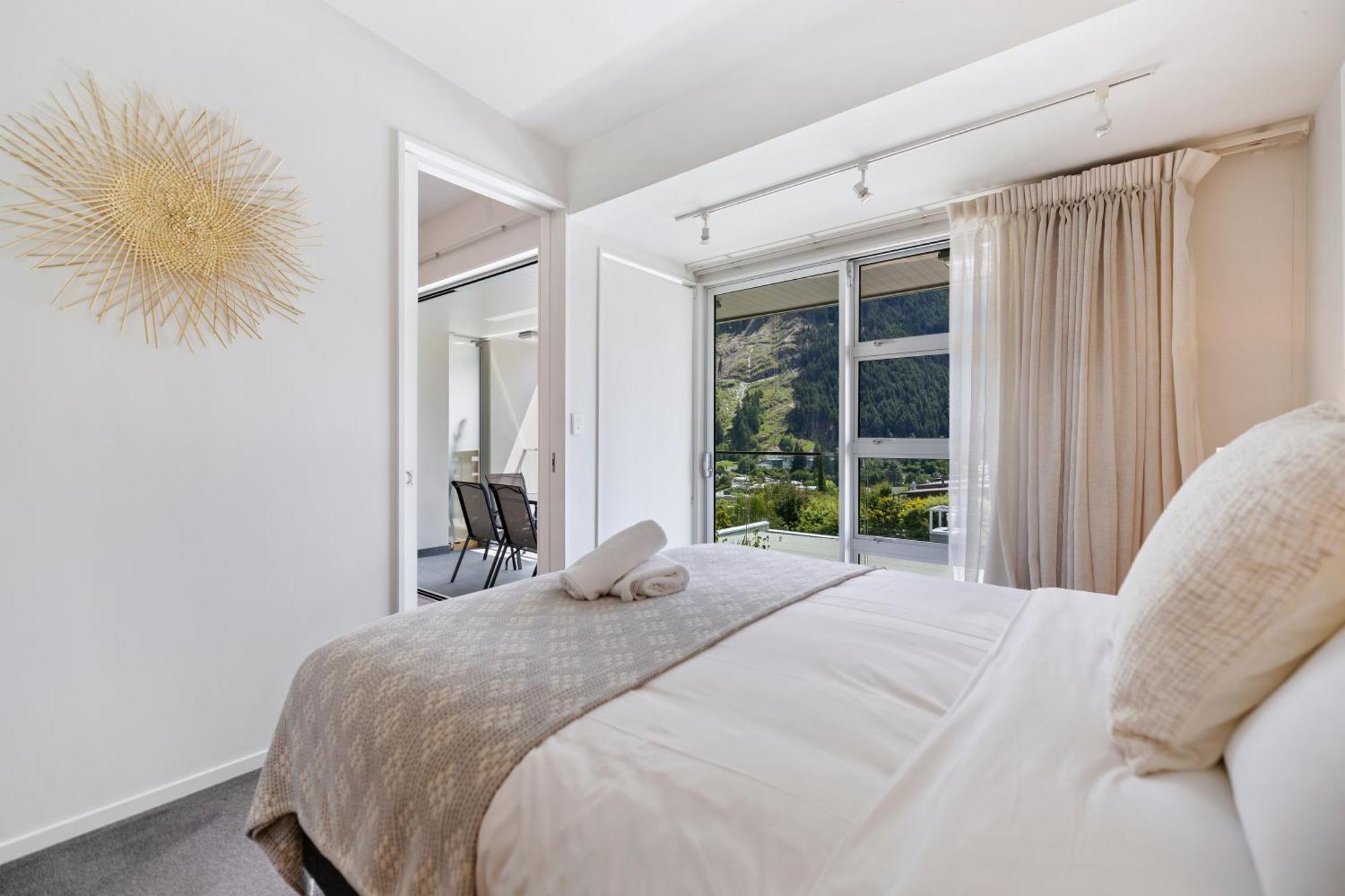 Апартаменты Stylish Haven Luxury Interiors In Prime Location Квинстаун Экстерьер фото